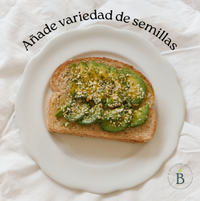 tostada de aguacate con semillas